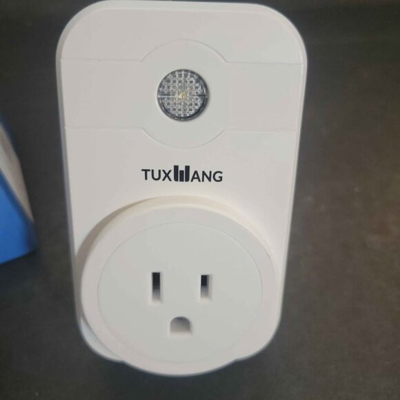 Tuxilang Smart Plug - Picture 3 of 7